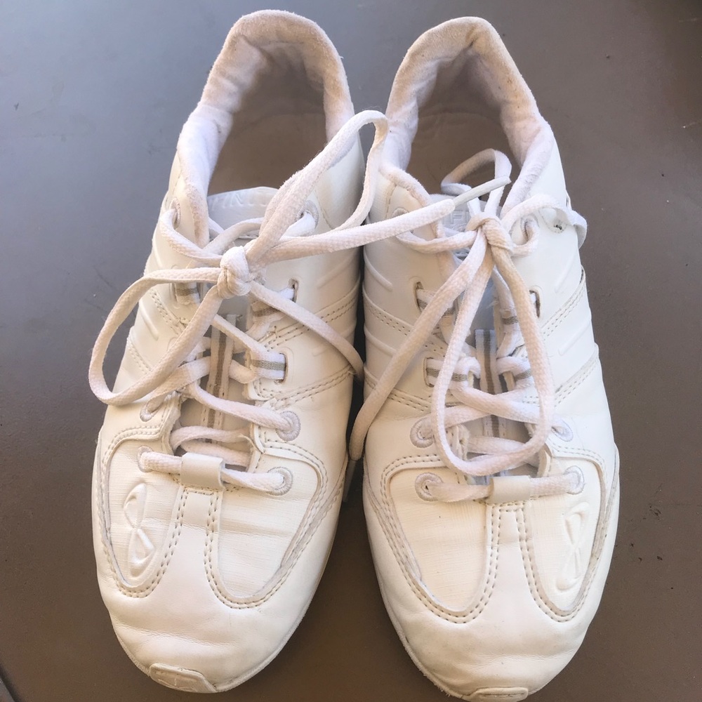 Girls Nfinity Cheerleading Shoes! Mint Condition!